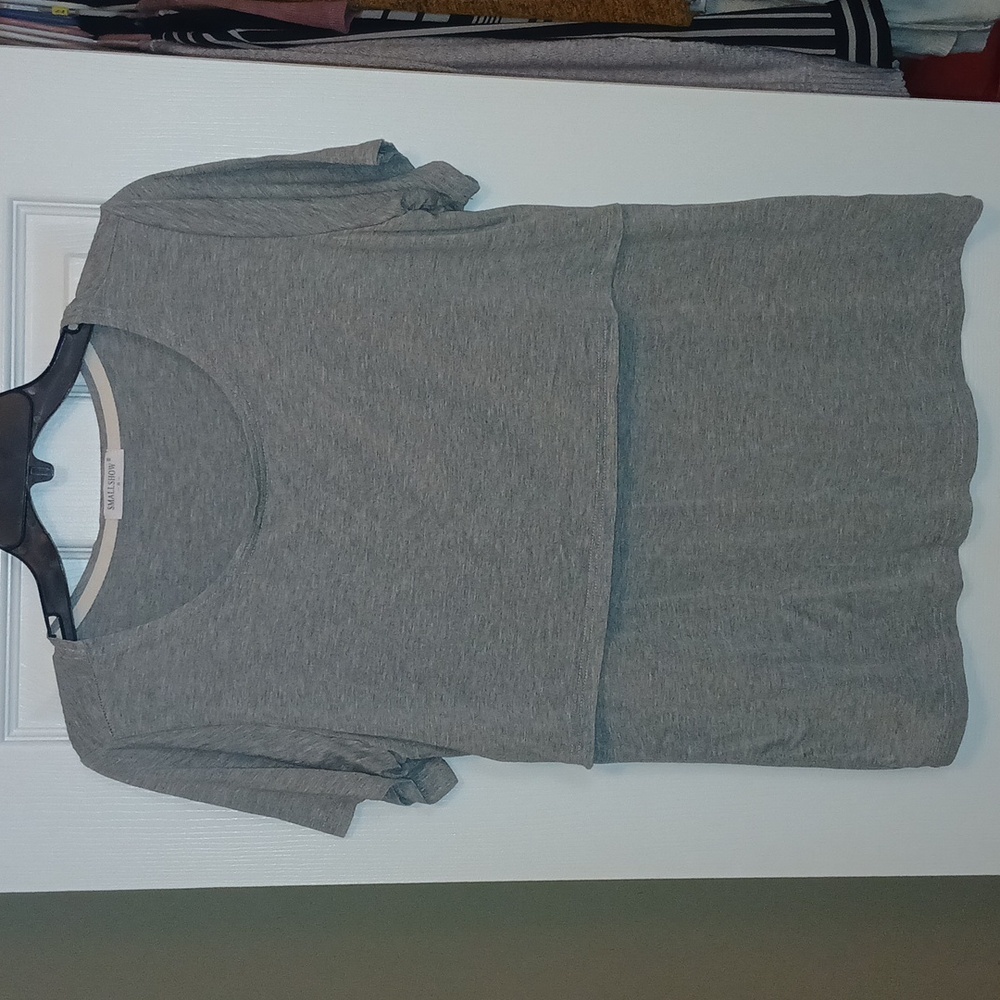 Small Show Maternity & Breastfeeding Top - Gray